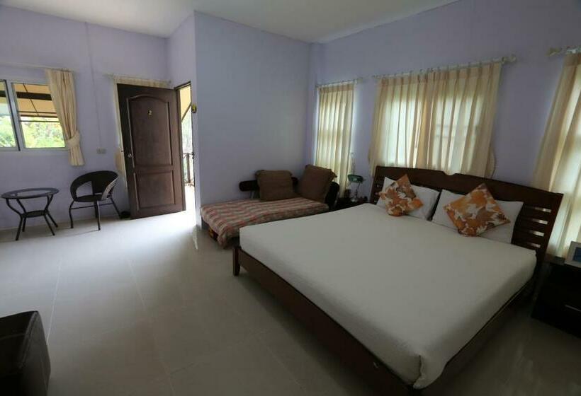 اتاق استاندارد با چشم‌انداز باغ, Bansuanrachawadee B&b