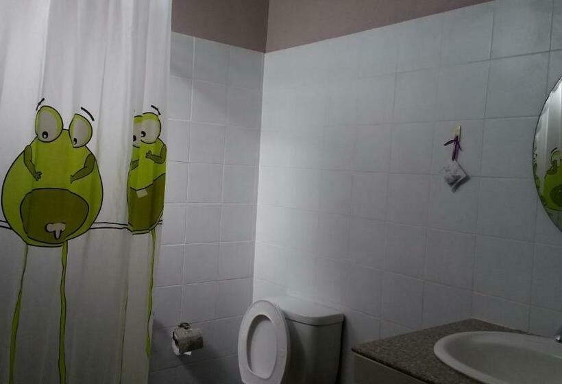 اتاق استاندارد با چشم‌انداز باغ, Bansuanrachawadee B&b