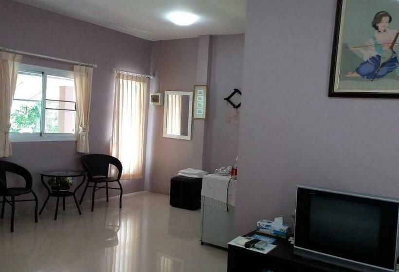 اتاق استاندارد با چشم‌انداز باغ, Bansuanrachawadee B&b