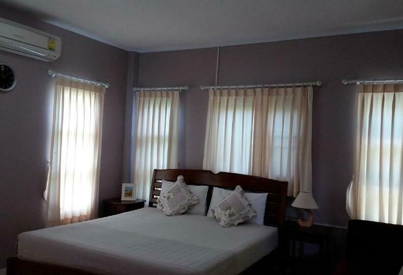 اتاق استاندارد با چشم‌انداز باغ, Bansuanrachawadee B&b