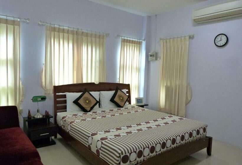 اتاق استاندارد با چشم‌انداز باغ, Bansuanrachawadee B&b