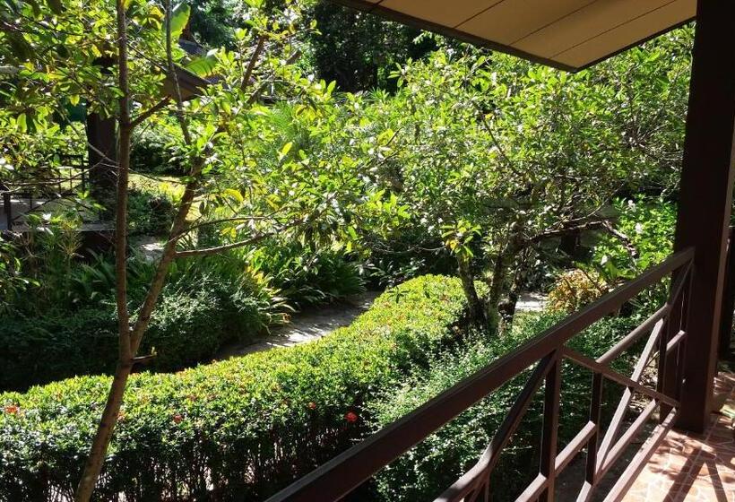 اتاق استاندارد با چشم‌انداز باغ, Bansuanrachawadee B&b