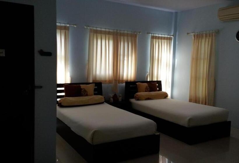 اتاق استاندارد با چشم‌انداز باغ, Bansuanrachawadee B&b