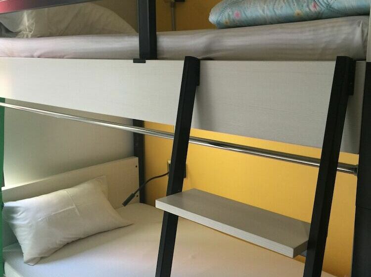 تختخواب در اتاق مشترک, Bed@town Hostel