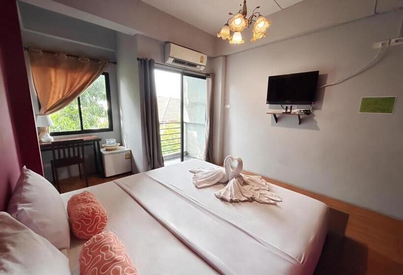 اتاق لوکس, Hide Bangkok Hostel