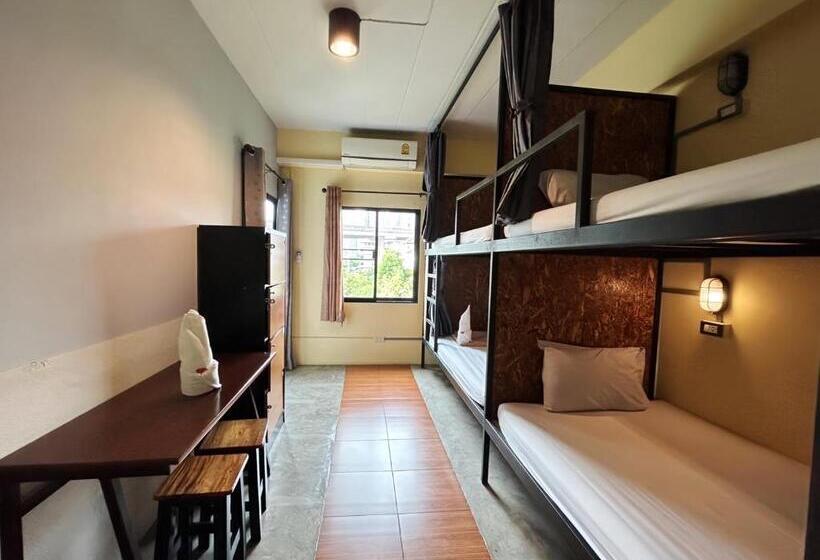 اتاق استاندارد, Hide Bangkok Hostel