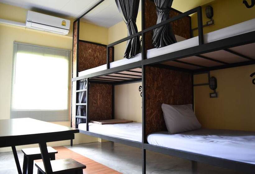 اتاق استاندارد, Hide Bangkok Hostel