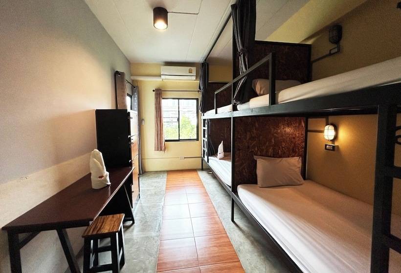 اتاق استاندارد, Hide Bangkok Hostel