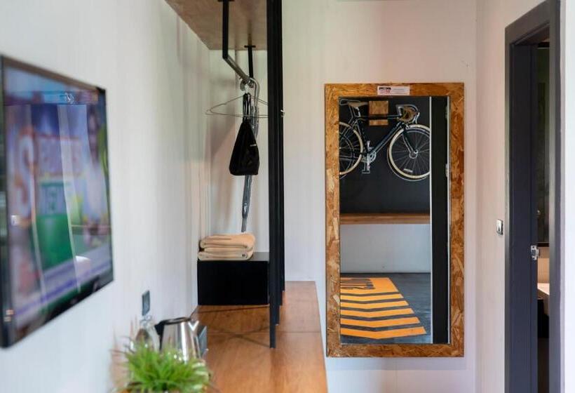 اتاق سوپریور با چشم‌انداز باغ, The Velo S Hotel And Pumptrack