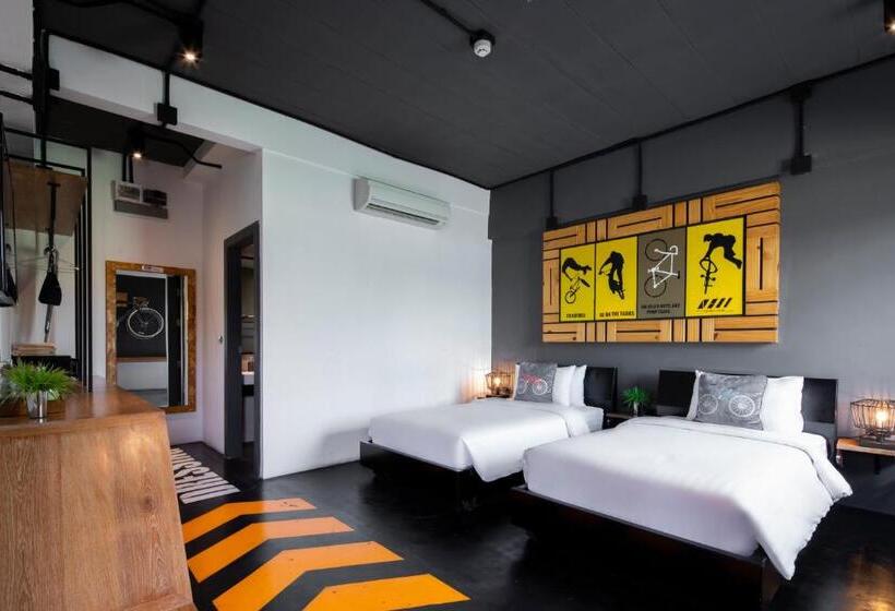 اتاق سوپریور با چشم‌انداز باغ, The Velo S Hotel And Pumptrack