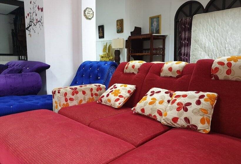 标准间, Super Hostel
