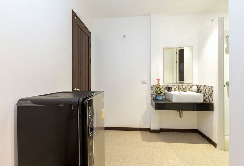 اتاق لوکس چهار تخته, The Lantern Hostel And Spa