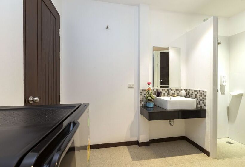 اتاق لوکس چهار تخته, The Lantern Hostel And Spa