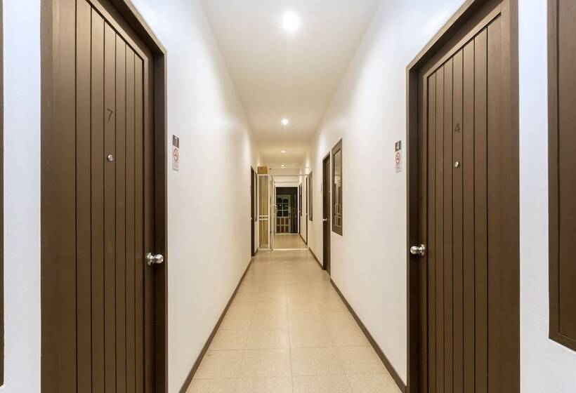 اتاق لوکس چهار تخته, The Lantern Hostel And Spa