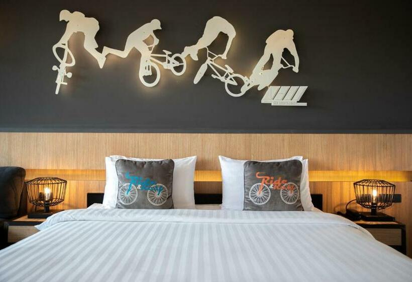 اتاق استاندارد با چشم‌انداز استخر, The Velo S Hotel And Pumptrack