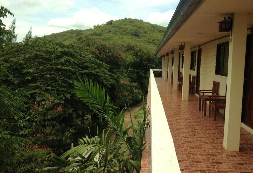 اتاق خانوادگی, ฺbaan Ing Khao Resort