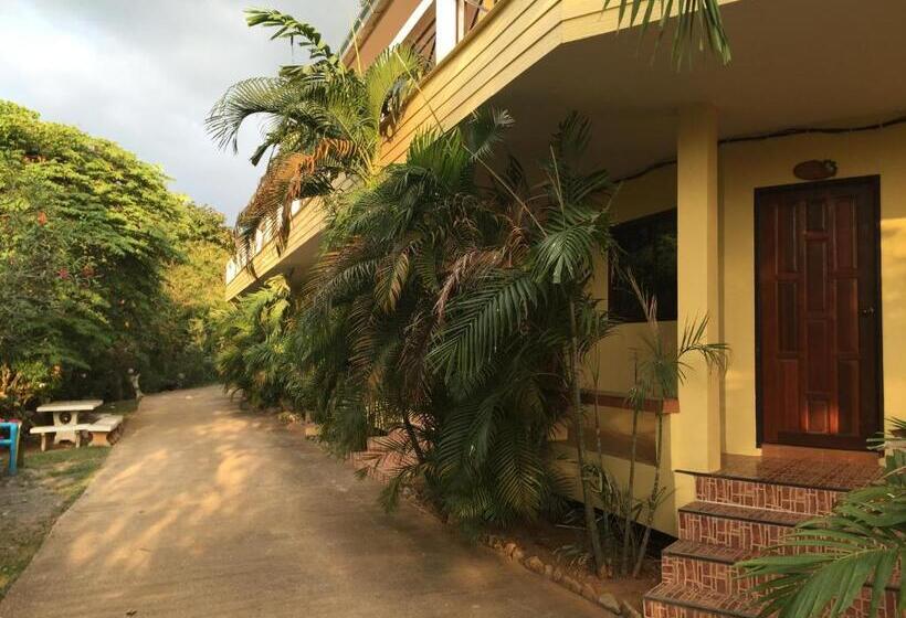 اتاق خانوادگی, ฺbaan Ing Khao Resort