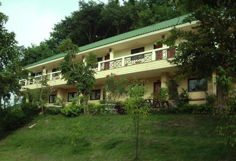 اتاق خانوادگی, ฺbaan Ing Khao Resort