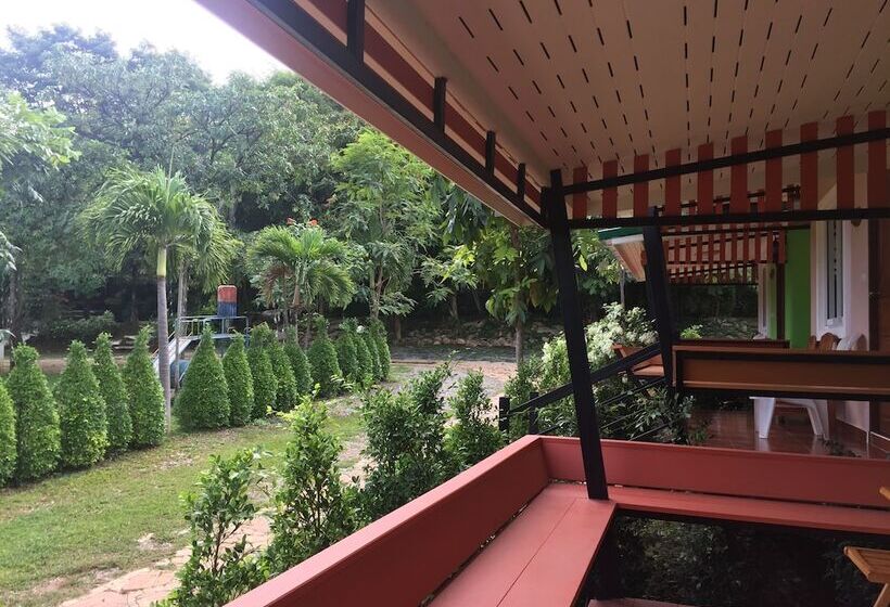 اتاق خانوادگی, ฺbaan Ing Khao Resort