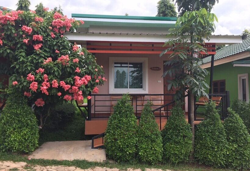 اتاق خانوادگی, ฺbaan Ing Khao Resort