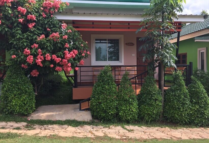 اتاق خانوادگی, ฺbaan Ing Khao Resort