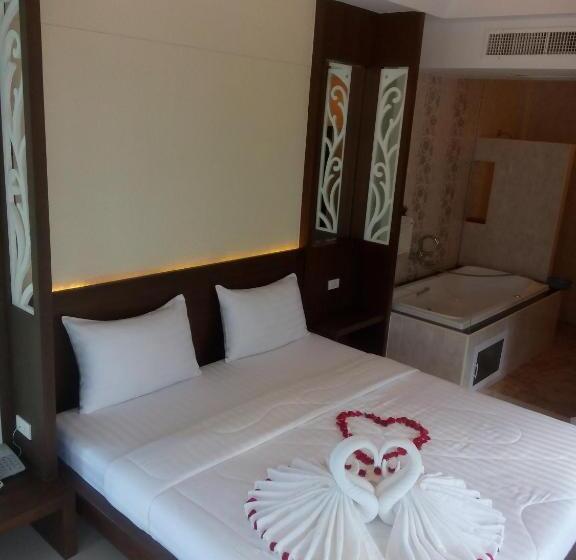 سوئیت با وان آب گرم, Chanpraya Resort