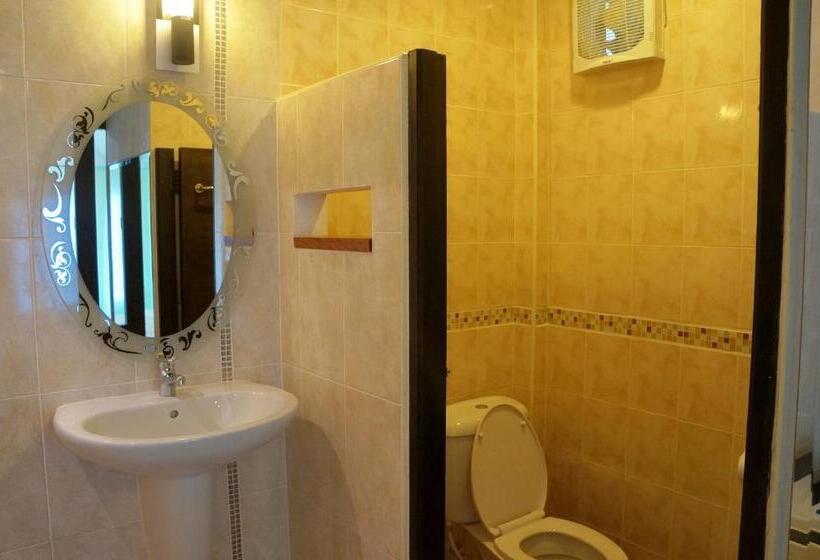 سوئیت با وان آب گرم, Chanpraya Resort