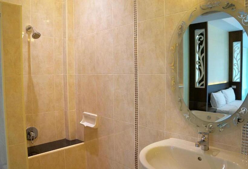 سوئیت با وان آب گرم, Chanpraya Resort