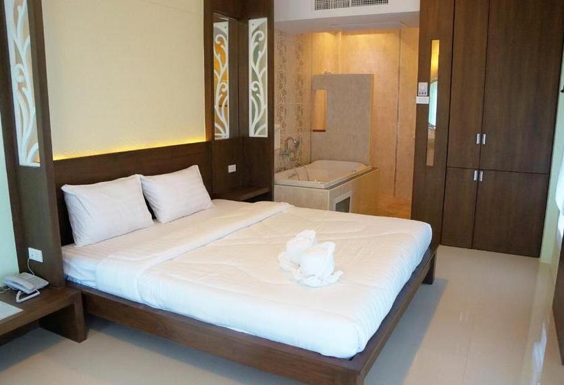 سوئیت با وان آب گرم, Chanpraya Resort