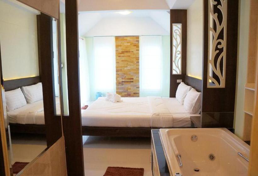 سوئیت با وان آب گرم, Chanpraya Resort