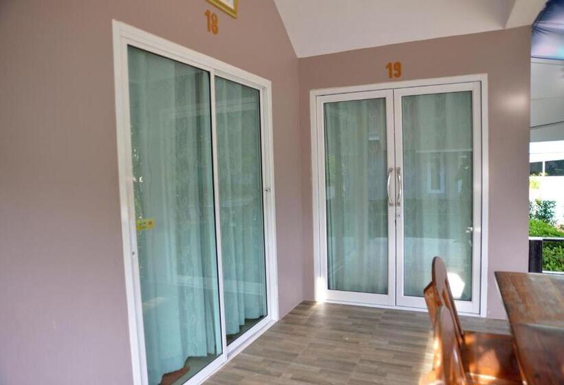 اتاق استاندارد چهار تخته, Chanpraya Resort