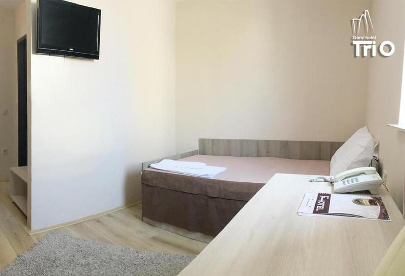 استودیوی استاندارد, Garni Hotel Tri O