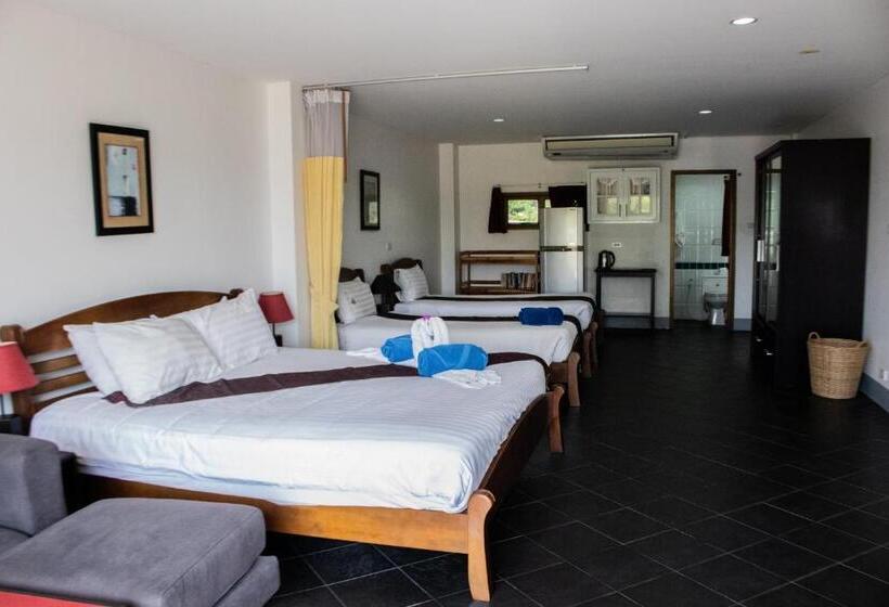 اتاق خانوادگی, Deng S Kamala Beach Guesthouse