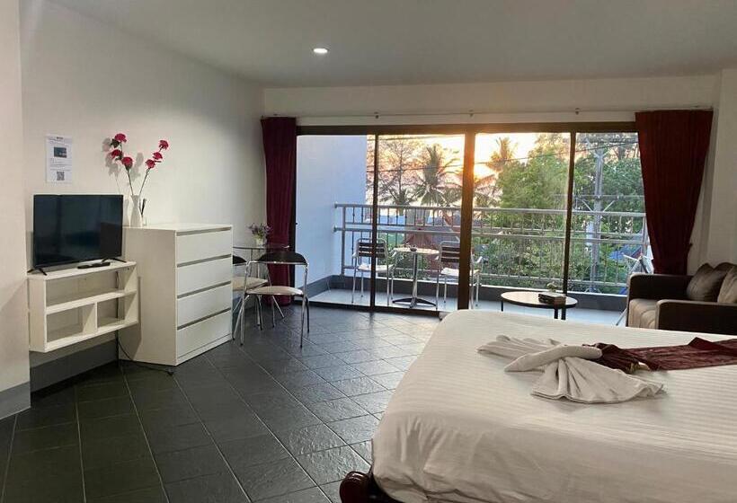 اتاق لوکس با چشم‌انداز دریا, Deng S Kamala Beach Guesthouse