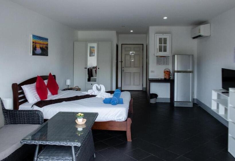 اتاق لوکس با چشم‌انداز دریا, Deng S Kamala Beach Guesthouse