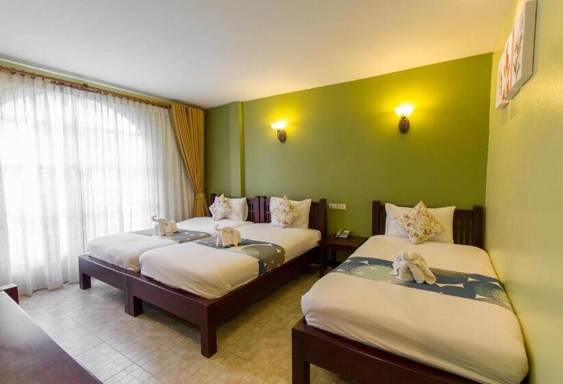 اتاق لوکس سه تخته, La Villa Boutique