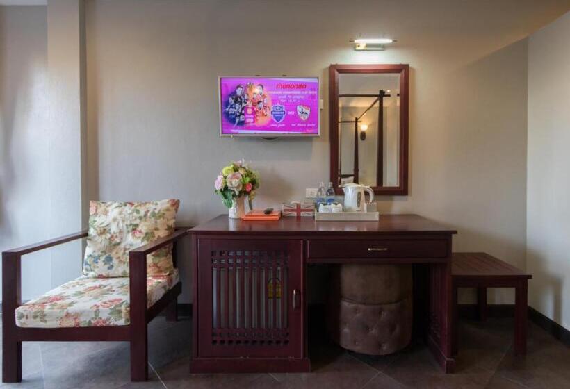 اتاق یک تخته با چشم‌انداز باغ, La Villa Boutique
