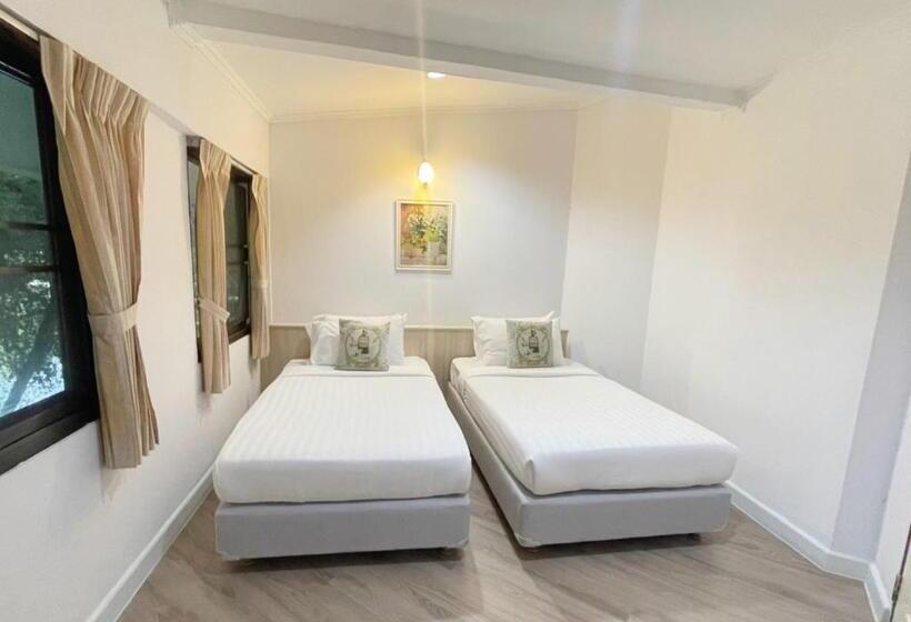 اتاق استاندارد با بالکن, Phukaew Resort & Adventure Park