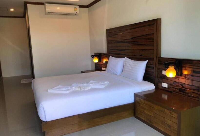 اتاق لوکس با بالکن, Pratum Resort