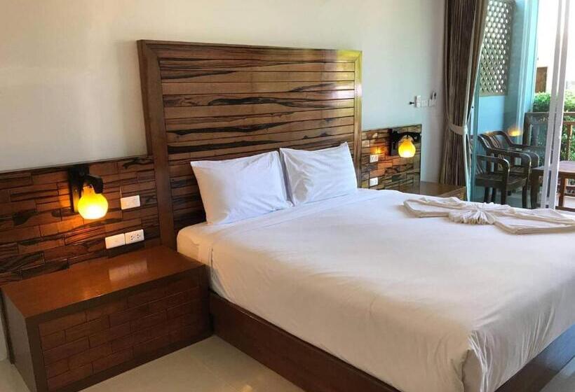 اتاق لوکس با بالکن, Pratum Resort