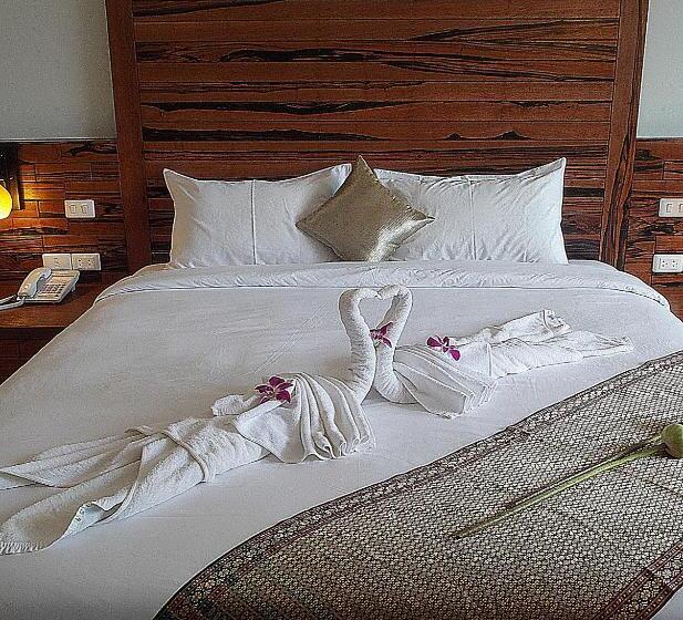 اتاق لوکس با بالکن, Pratum Resort