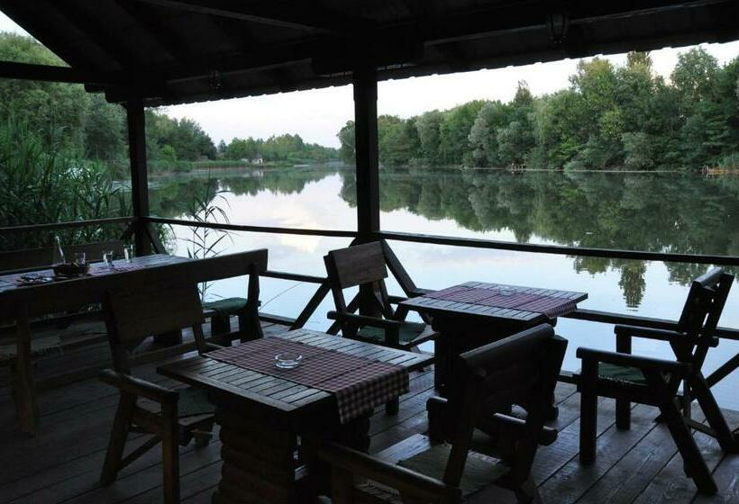 کلبه ییلاقی, Chalets & Rooms čarda šebešfok