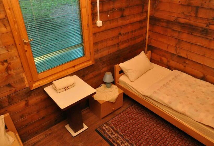 کلبه ییلاقی, Chalets & Rooms čarda šebešfok