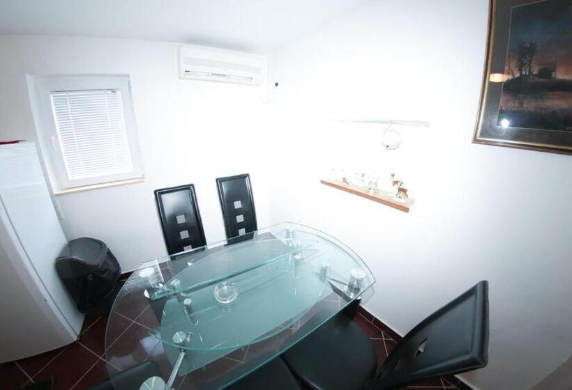 آپارتمان 2 خوابه, Chalets & Rooms čarda šebešfok