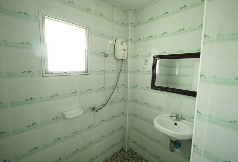 اتاق استاندارد, Chuan Chom Guesthouse