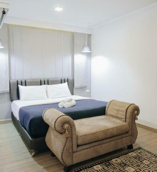 اتاق لوکس با تخت بزرگ, La Riva Boutique