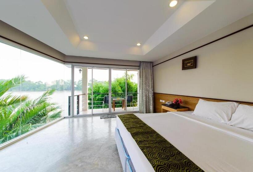 Deluxe room with river view, Nopparat Garden