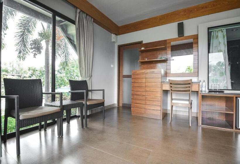 اتاق استاندارد با تخت بزرگ, The Grace Amphawa