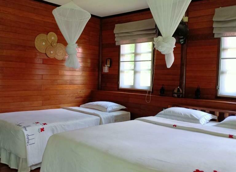 بانگلوی استاندارد با چشم‌انداز دریا, Suntisook Resort