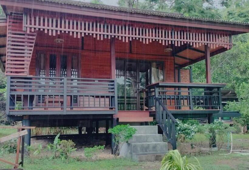 بانگلوی استاندارد 2 خوابه, Suntisook Resort